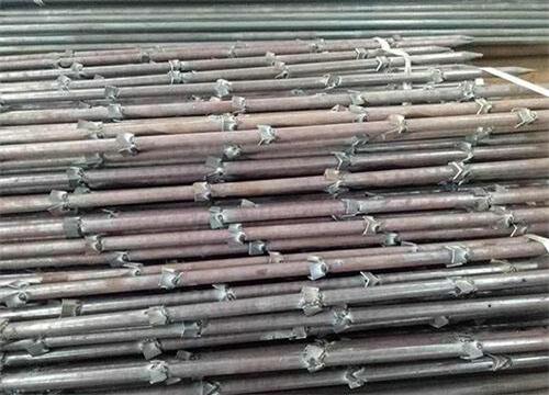 新青隧道钢花管